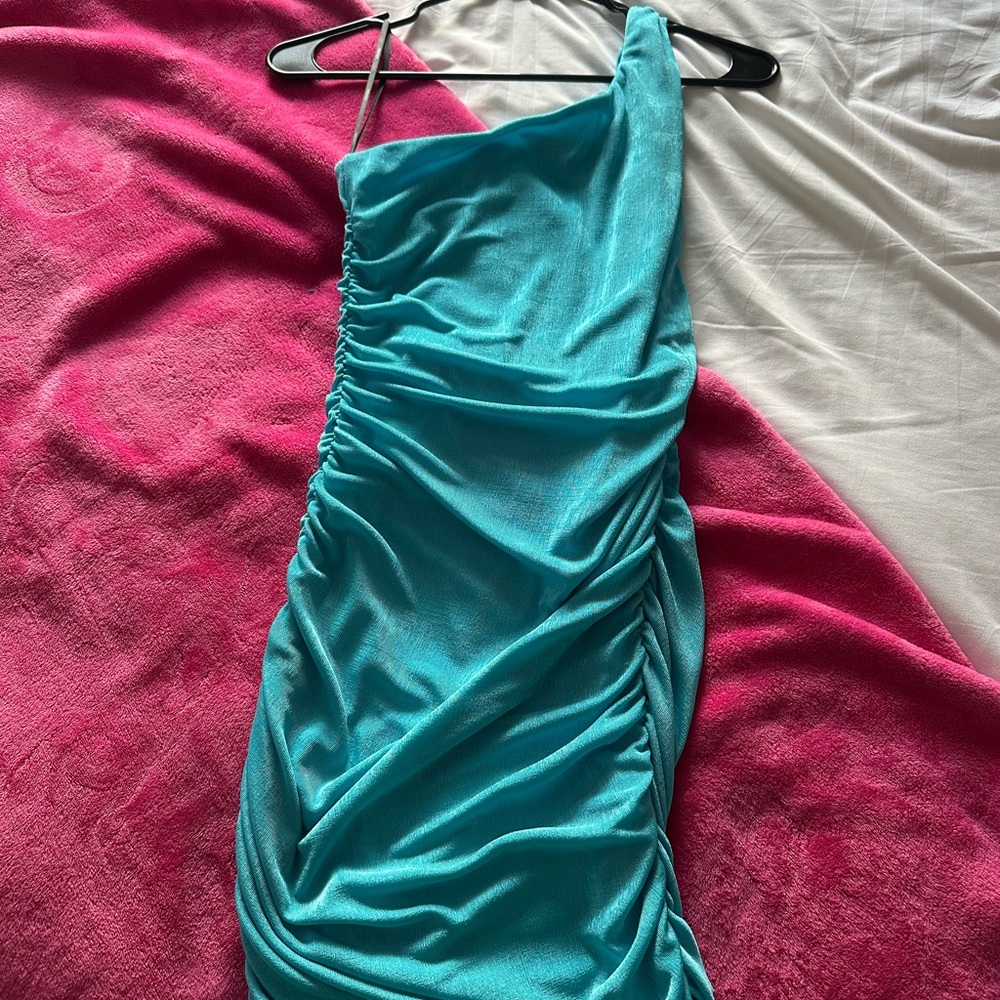 Elegant Turquoise One-Shoulder Dress